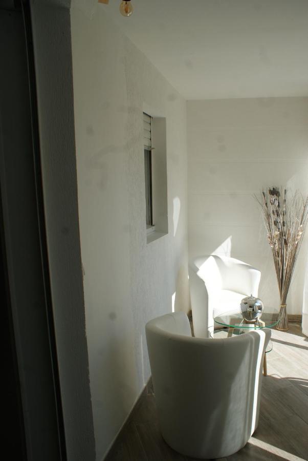 Appartement Loft Ravissant Avec Piscine Cagnes-sur-Mer